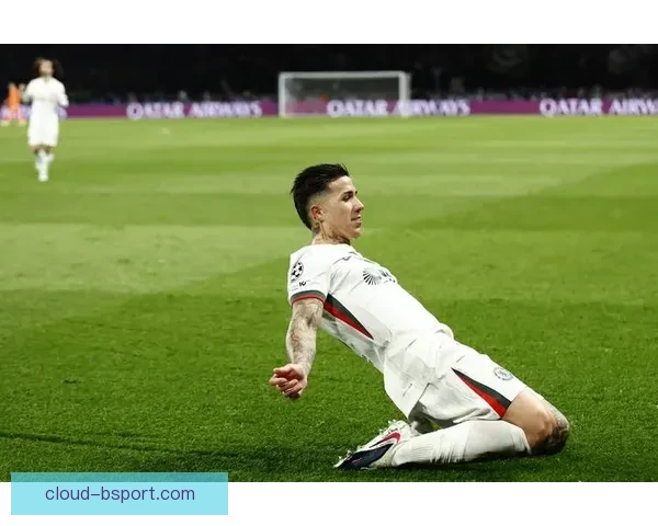 巴黎圣日耳曼官方确认扎伊尔埃梅里因伤将长期缺阵影响球队阵容